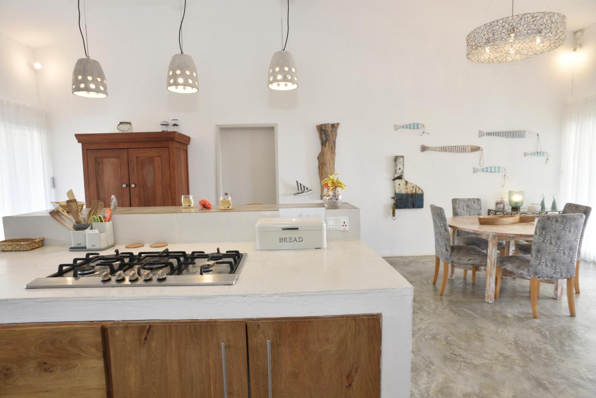 Rodrigues Family Zourit Villa Petit Brule